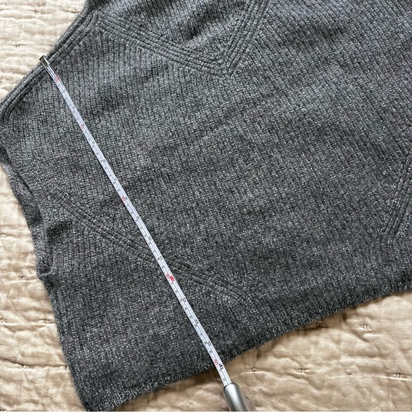 Anthropologie Cashmere Charcoal Crop Sweater Vest - Picture 10 of 12